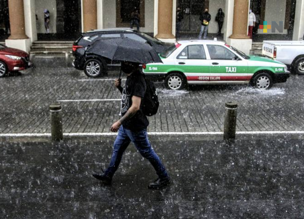 Persisten lluvias fuertes y tormentas en la entidad veracruzana